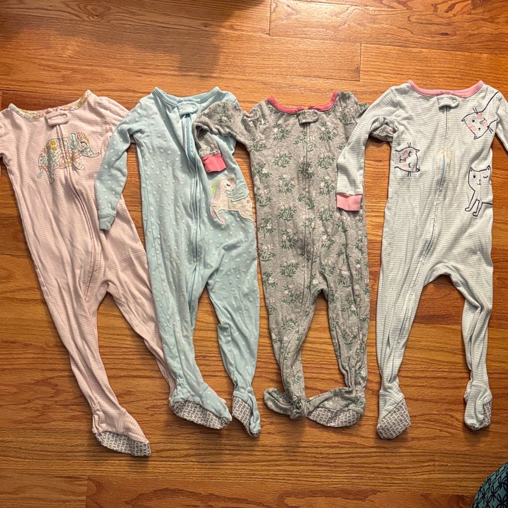 Bundle of 4 Carter's pjs 24m